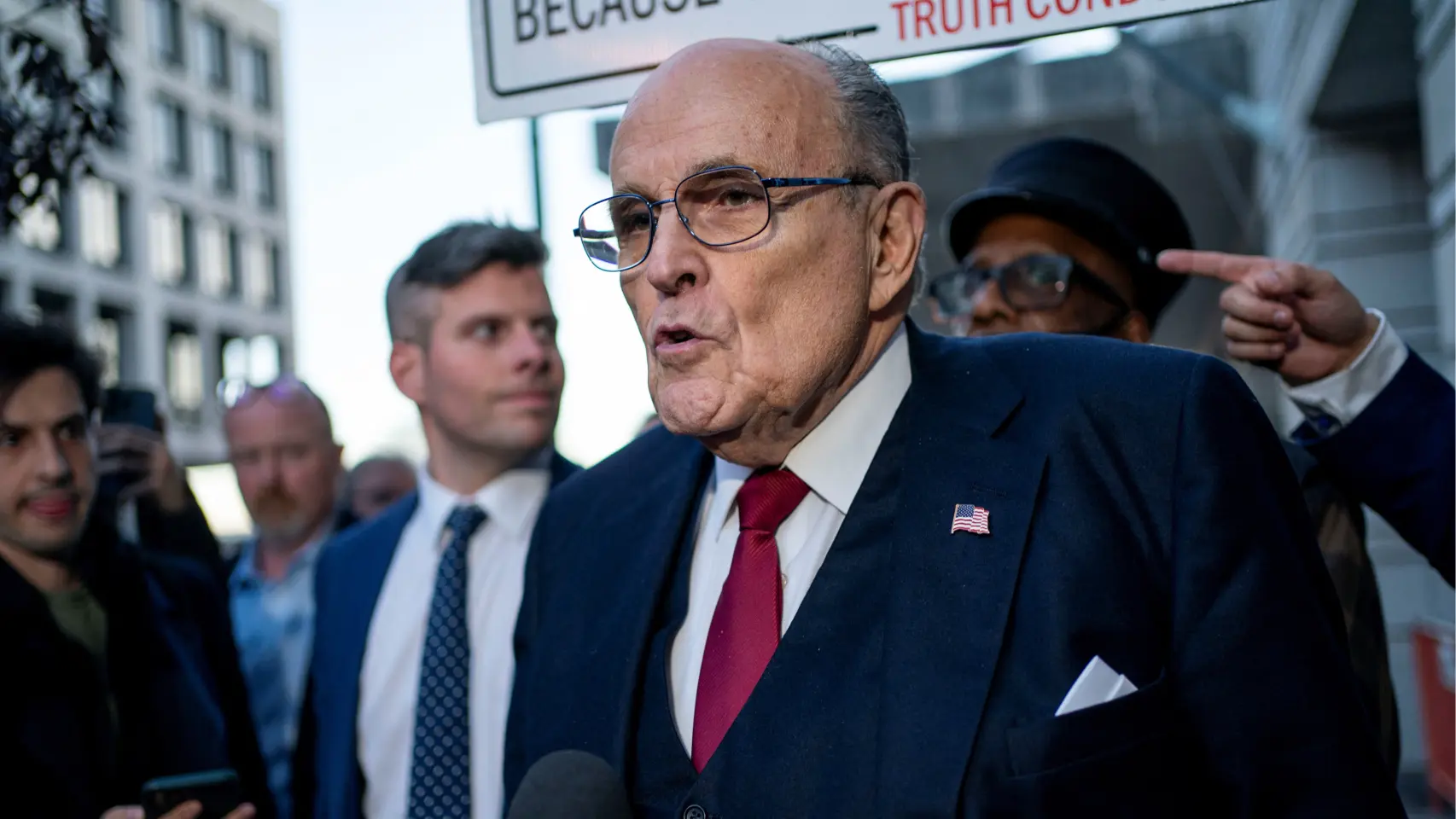 Rudy Giuliani, exalcalde de Nueva York, hospitalizado en condición crítica en Florida