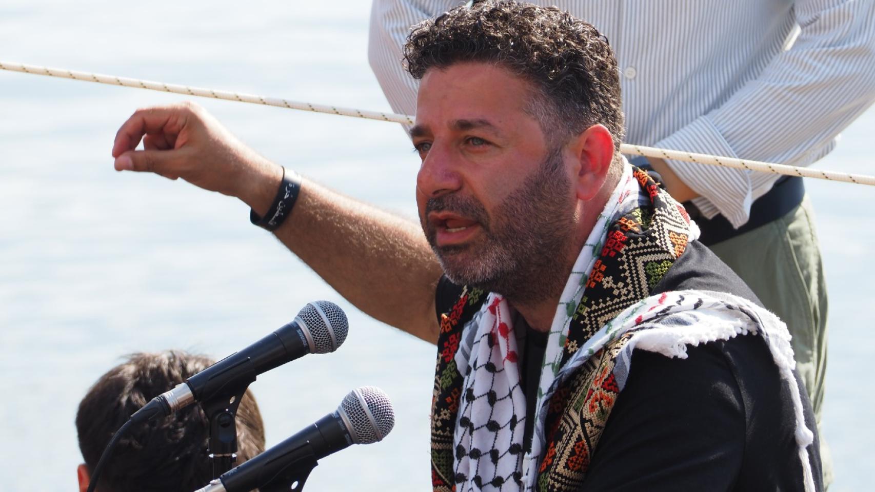 Saif Abukeshek, el activista palestino nacionalizado español que reivindica la 'resistencia armada' al que ampara Sánchez