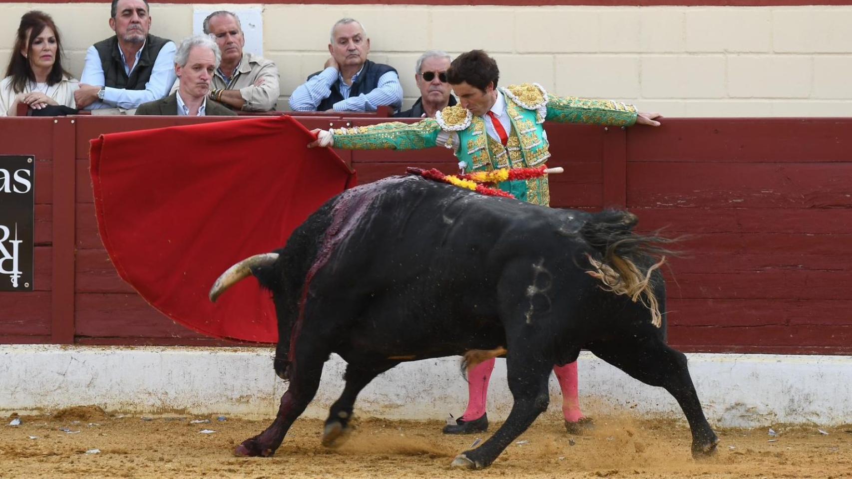 El torero zamorano Alberto Durán, en la UCI tras una cornada en Valdemoro en la Copa Chenel
