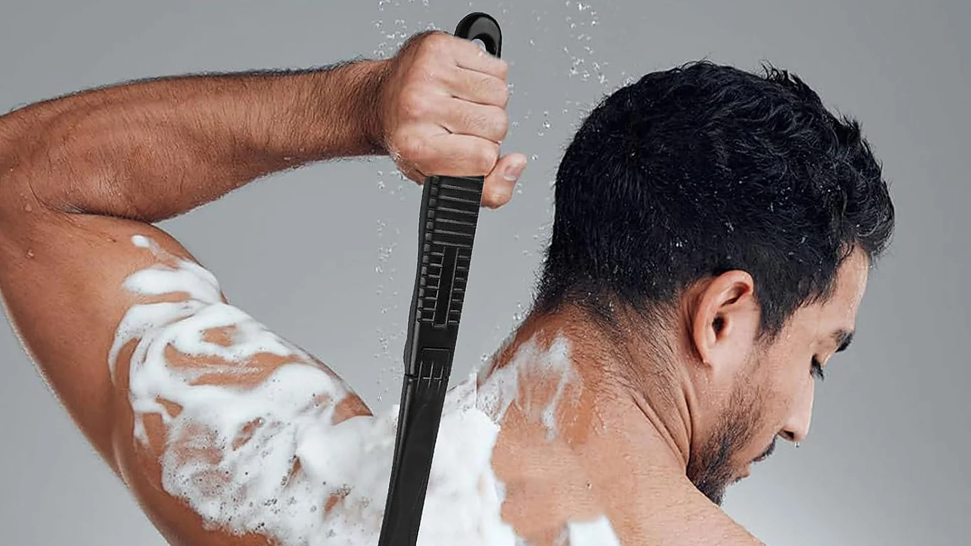Las mejores afeitadoras corporales con mango extensible para llegar a todas partes