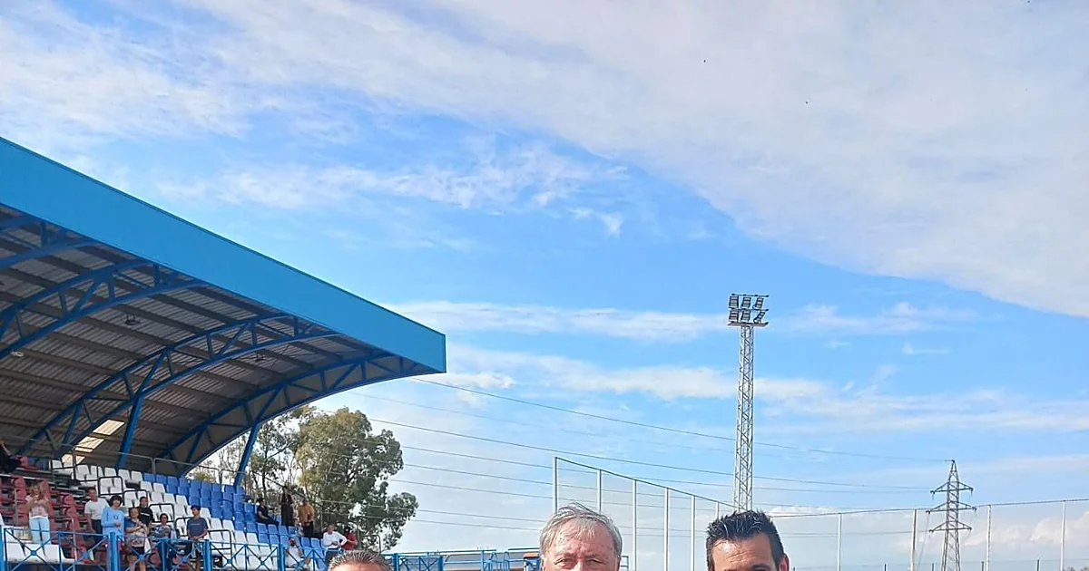 Panenka reintenta su famoso penalti en su visita a Alhaurín de la Torre