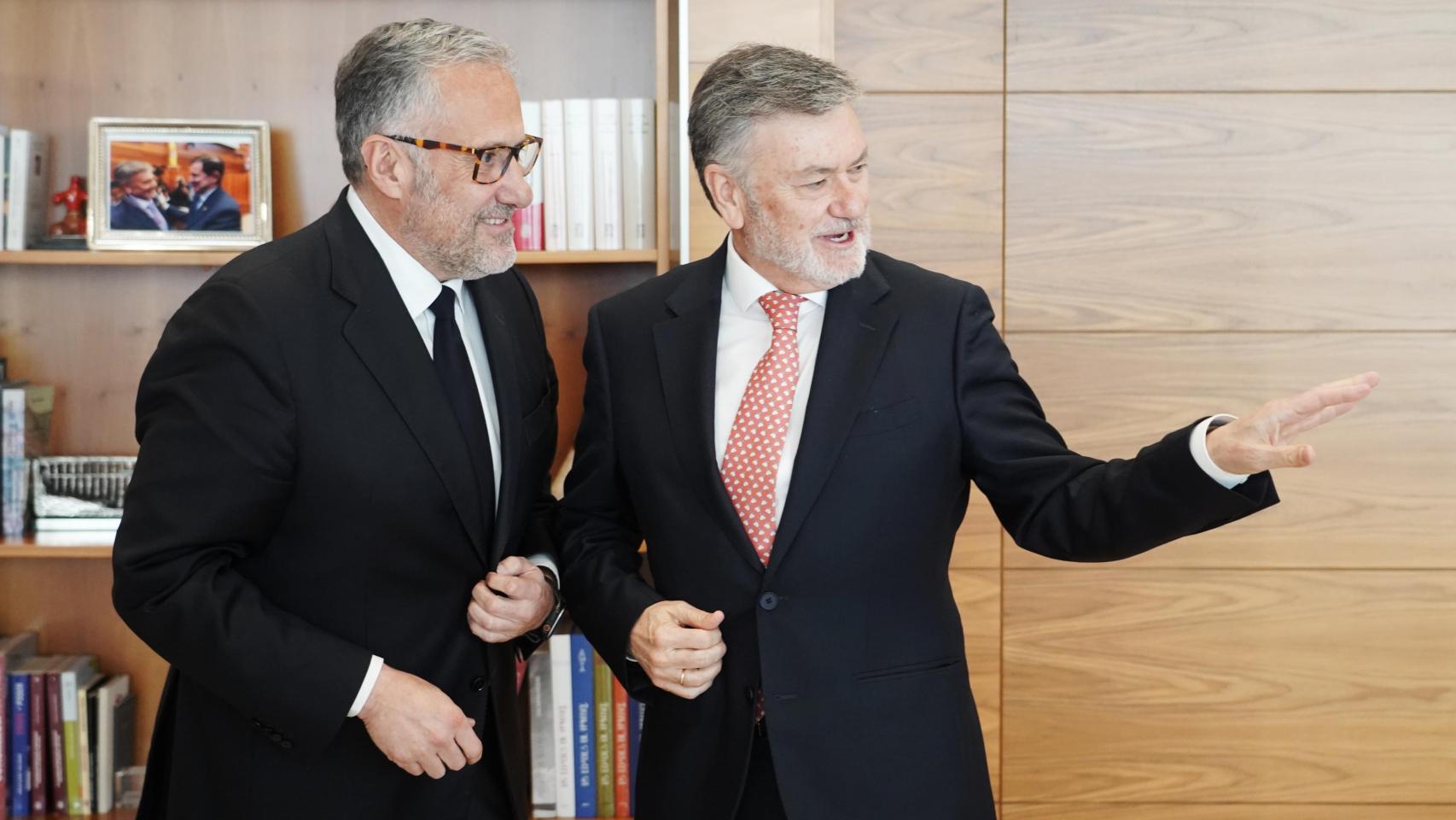 Vox admite que ve “difícil” que el pacto con el PP en Castilla y León llegue antes de las elecciones andaluzas