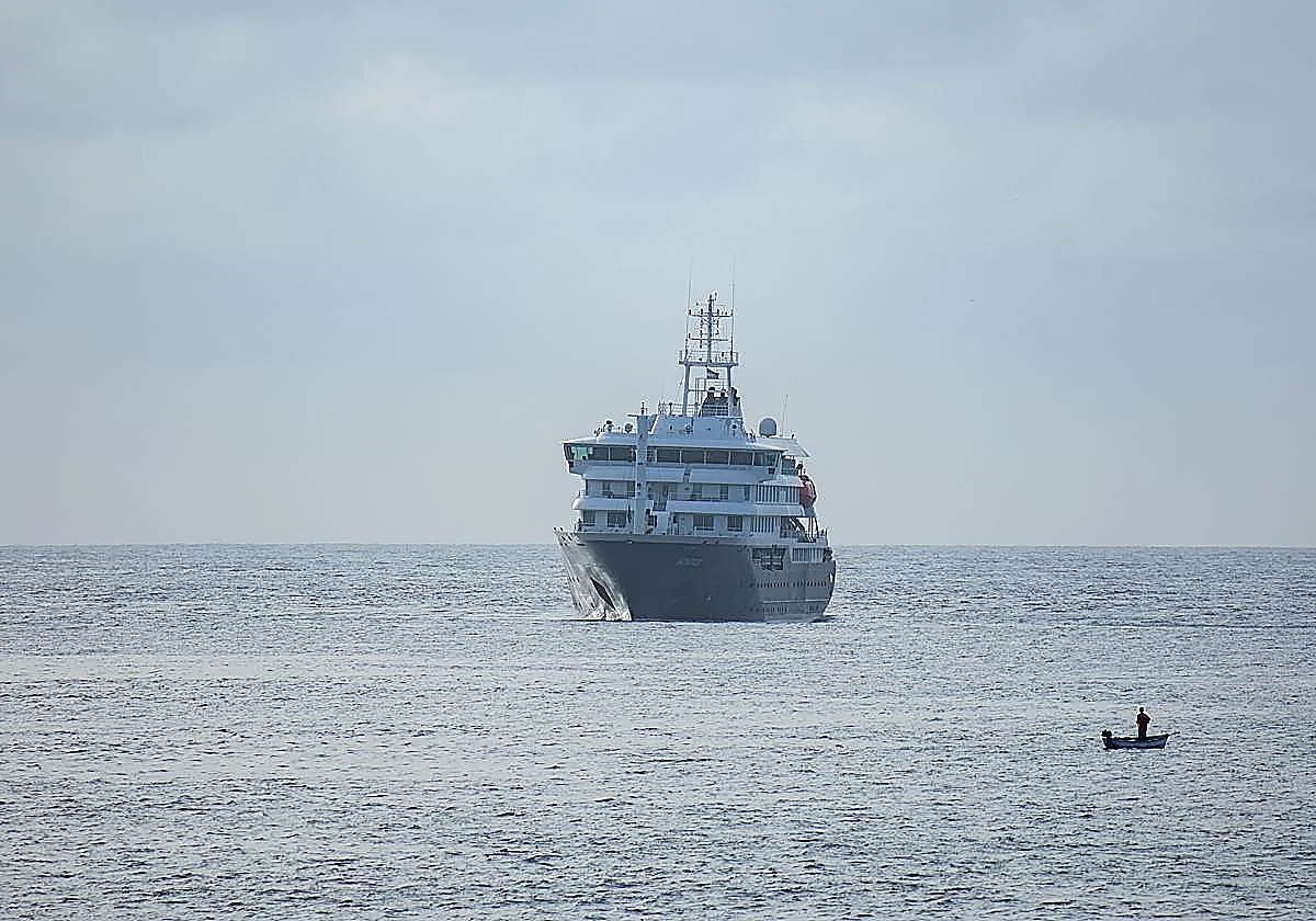 14 Spaniards confined on hantavirus cruise ship report no symptoms and good health amid outbreak