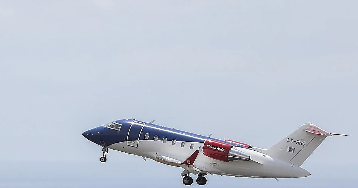 Un avión con dos enfermos por hantavirus planeaba parar en Málaga antes de sufrir una avería