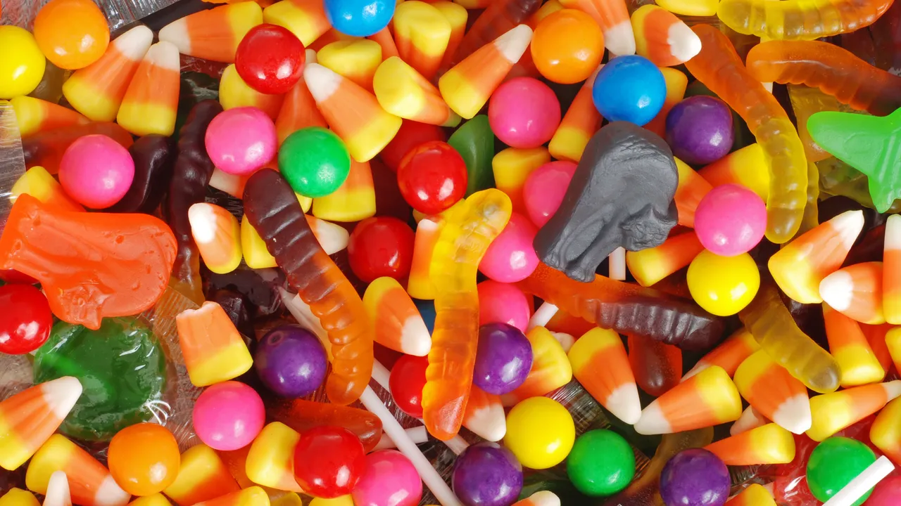 El origen de las caries está en las bacterias, no en el azúcar en sí