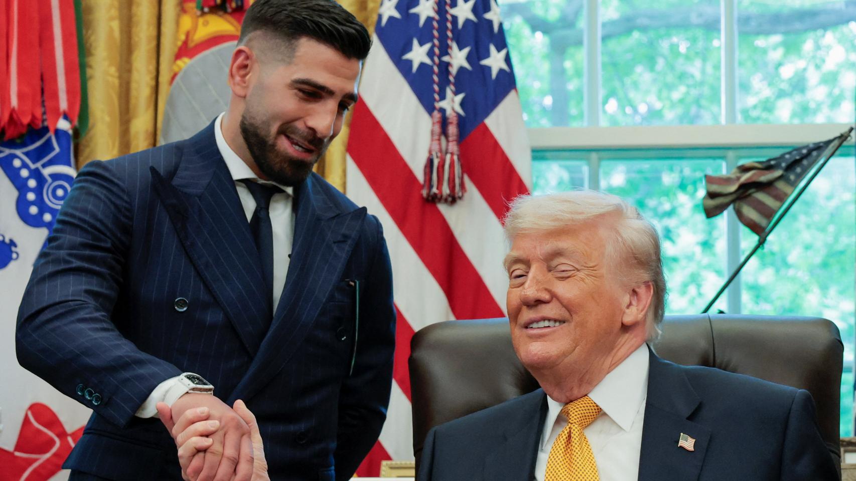 Topuria es recibido por Trump en el Despacho Oval y agradece la oportunidad "histórica" de pelear en la Casa Blanca