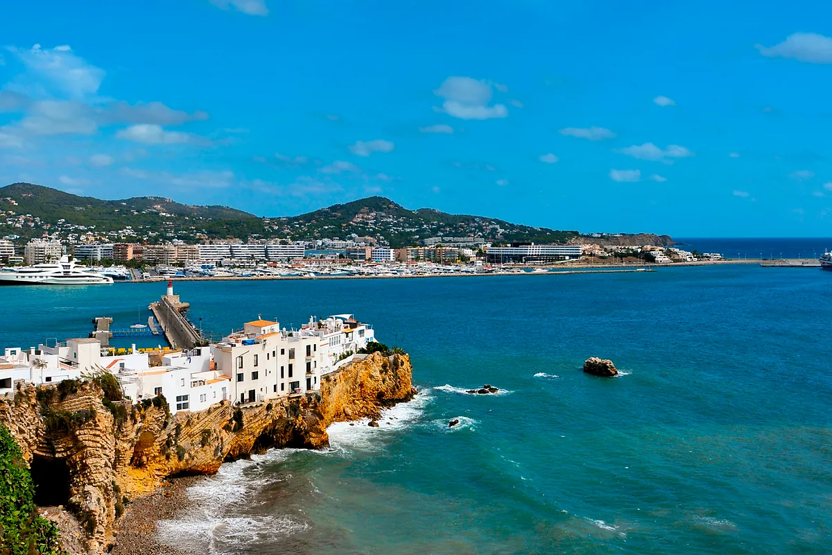 El precio de la vivienda sube un 15,4% en abril impulsado por las islas y la costa