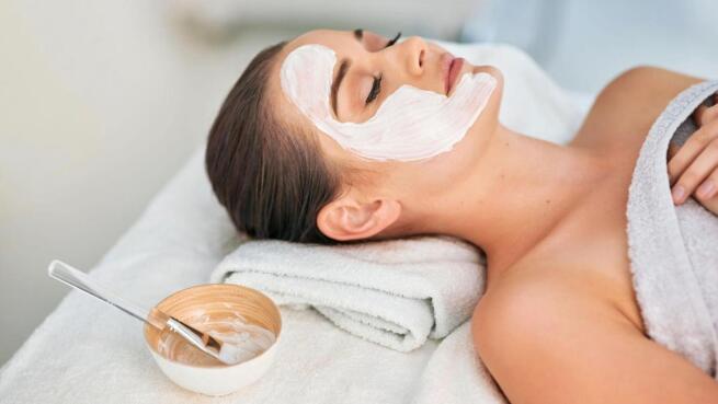 Tratamiento Facial Hidratante por 35€ en NH CLINICS