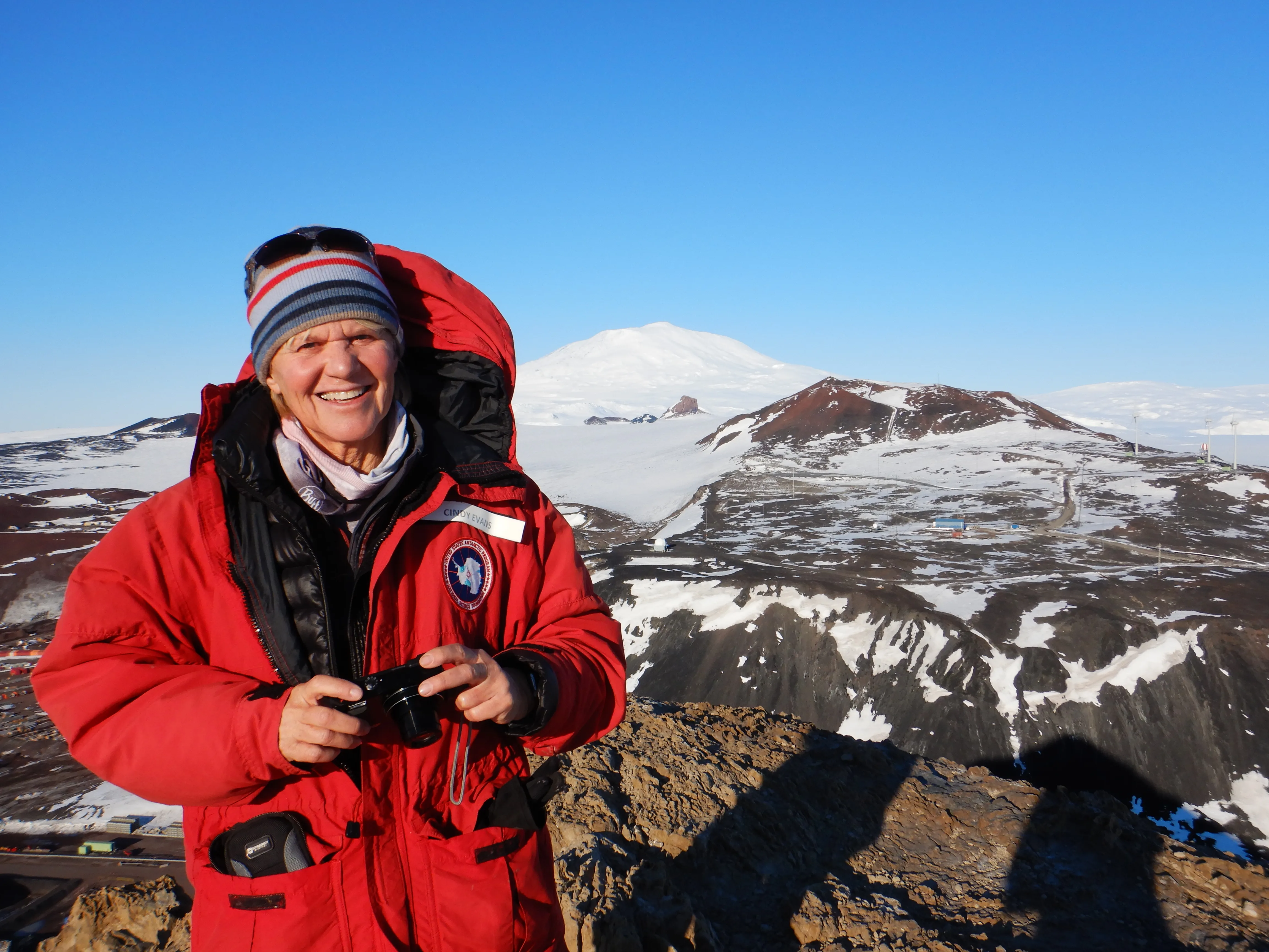 Johnson’s Cindy Evans Prepares Artemis Teams for Lunar Science
