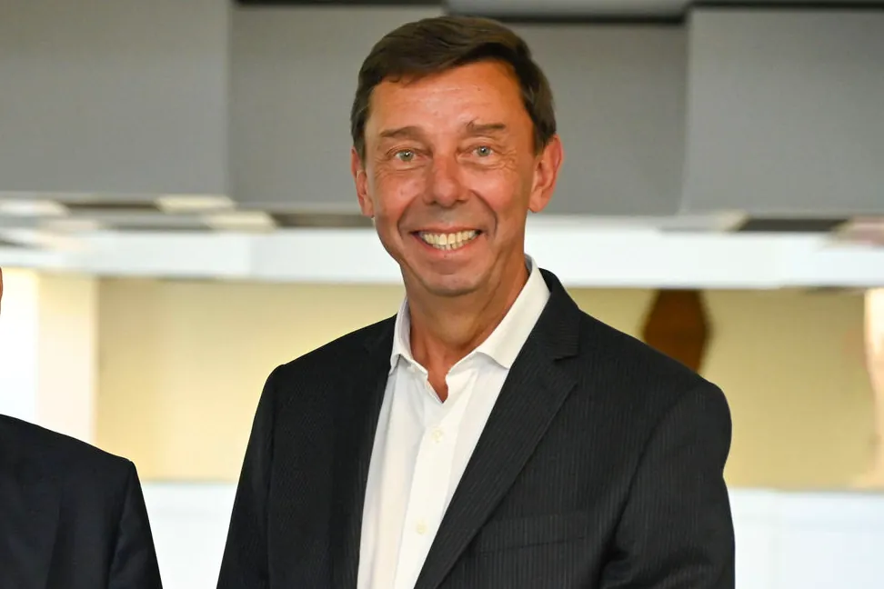 BNP negocia la compra de Athlon a Mercedes-Benz para crear un gigante europeo del rénting de coches