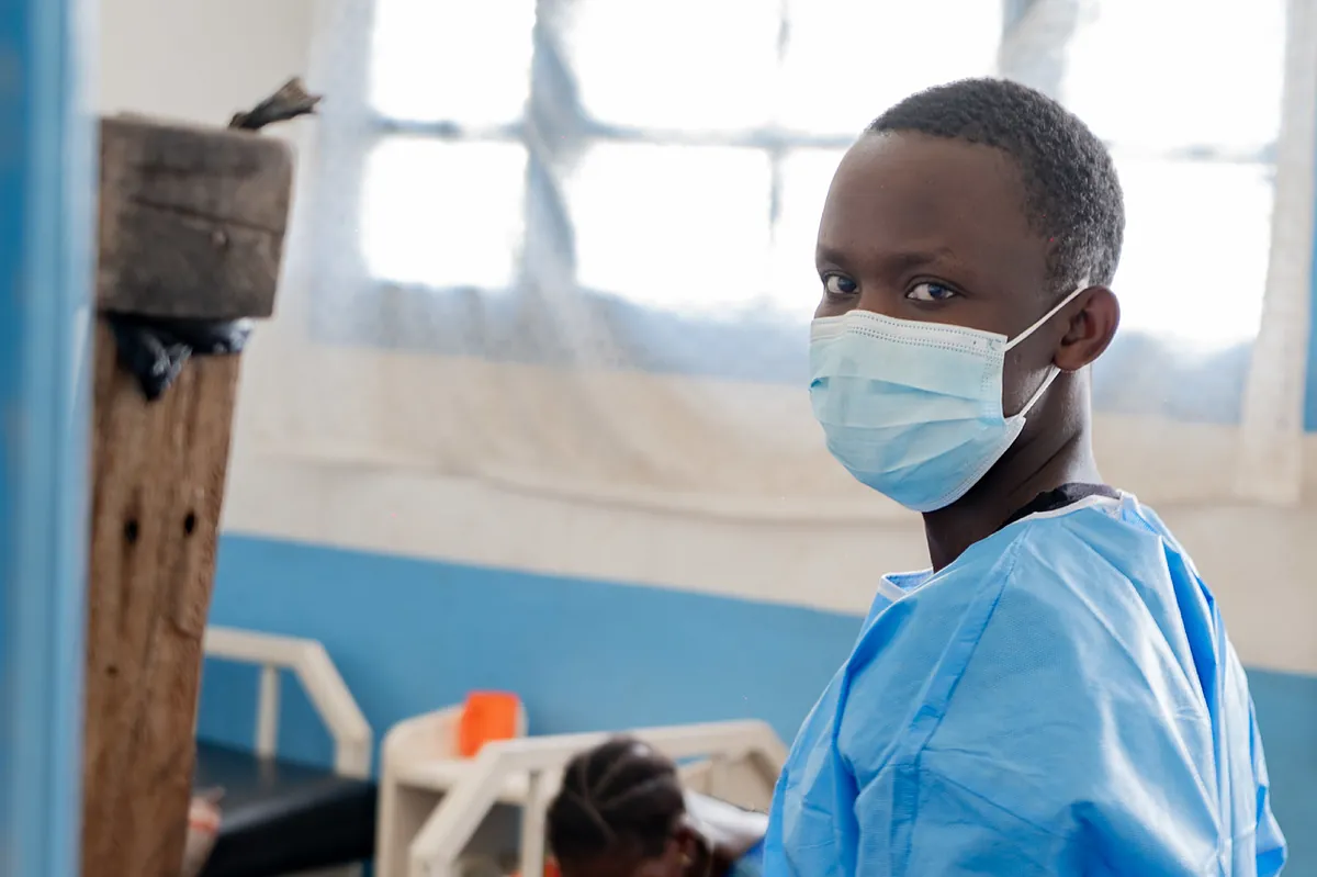 El brote de ébola en Congo deja ya más de un centenar de muertos y la OMS decreta alarma internacional