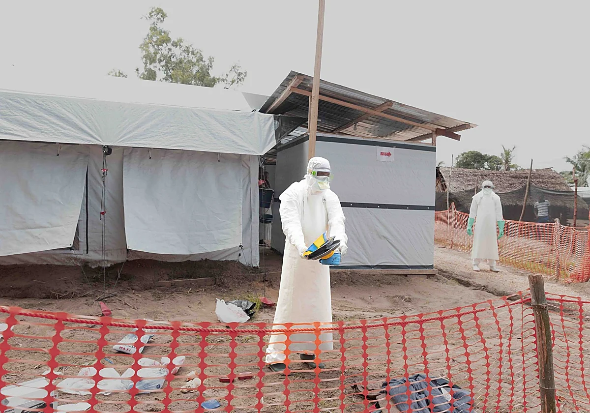 El brote de ébola sale de África y ya hay un estadounidense infectado