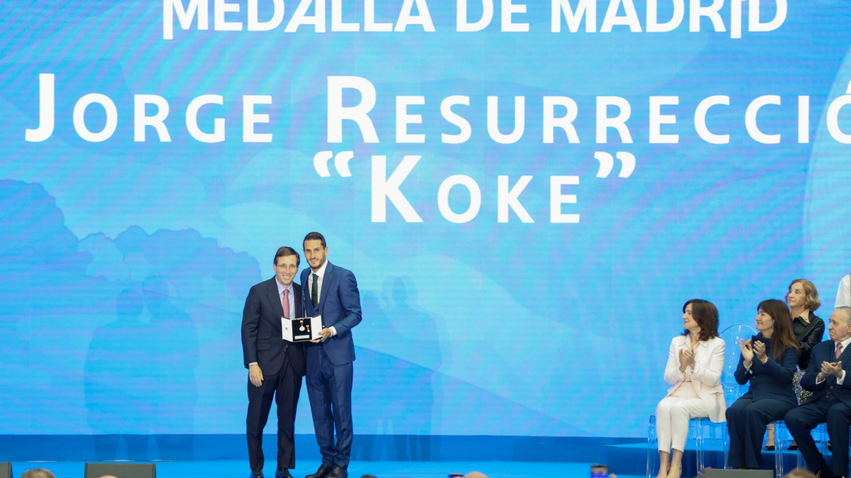 Koke recibe la Medalla de Madrid, y defiende que "los sueños se cumplen"
