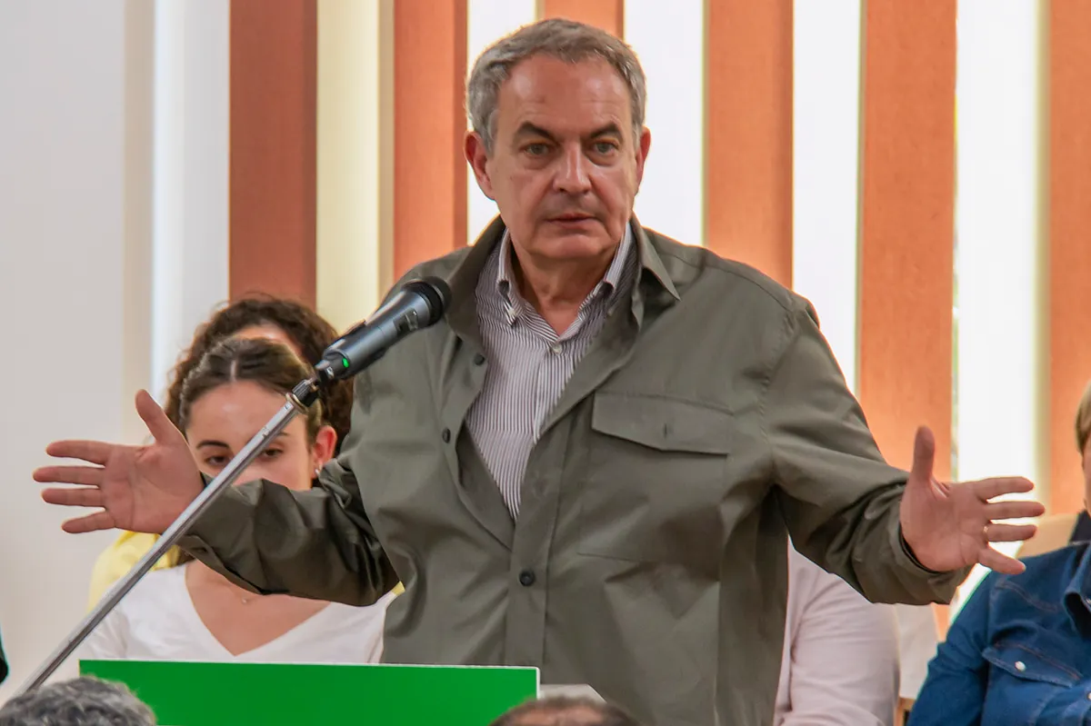 La caída en desgracia del líder espiritual