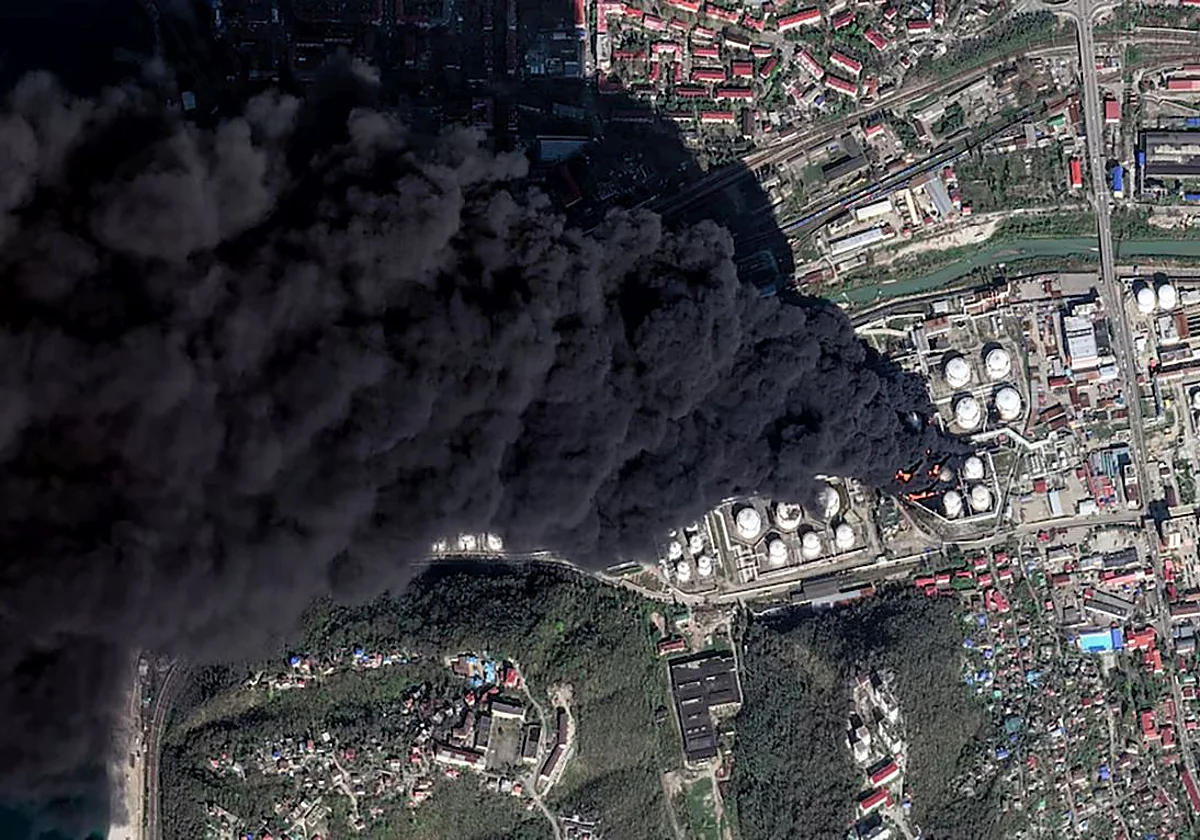 Arde Rusia: los ataques ucranianos a las refinerías son visibles ya desde el espacio