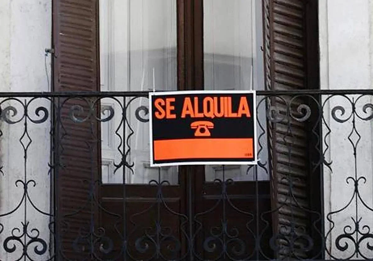 Multa de 3.000 euros a un casero por grabar en un piso compartido: «Una habitación alquilada también es un espacio protegido»