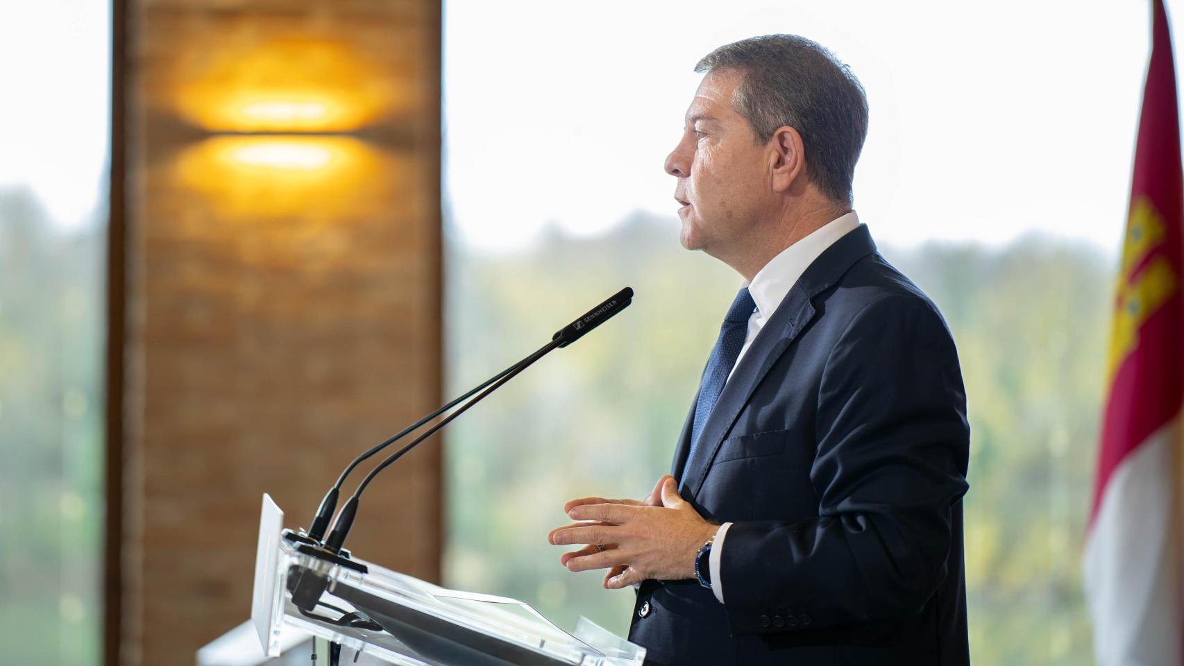 Page prevé que el "ciclón judicial" que acorrala a Sánchez avance y apela a sus "principios" para cambiar de ciclo