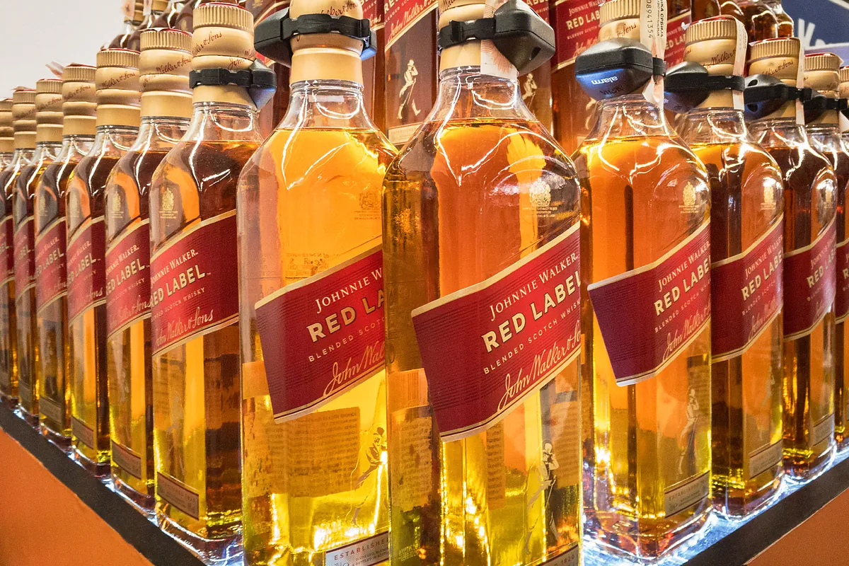 El dueño de Johnnie Walker vende un 6% menos por la caída del consumo