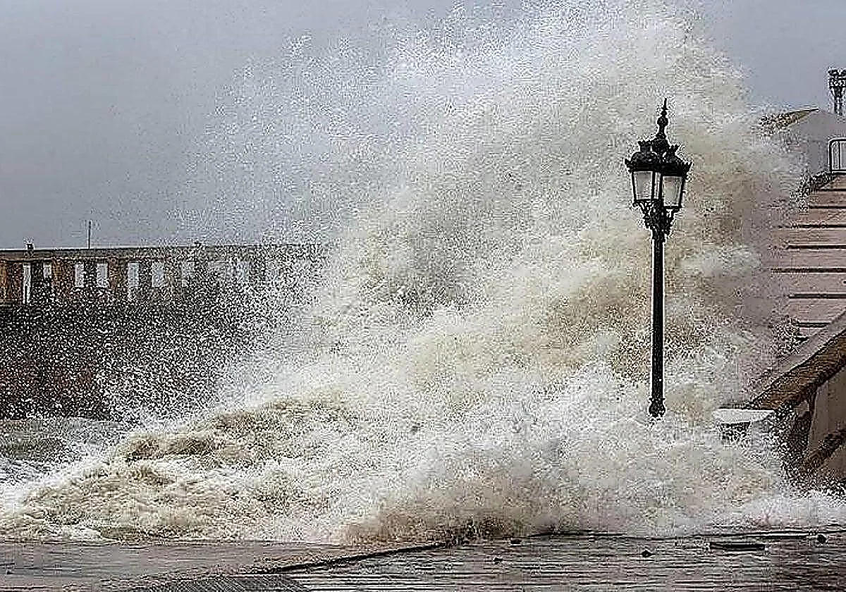 Meteorología activa avisos en Andalucía tres días por vientos de hasta 80 kilómetros por hora