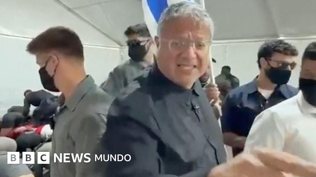 La indignación por las burlas de un ministro israelí de ultraderecha contra activistas de la flotilla de Gaza que estaban esposados