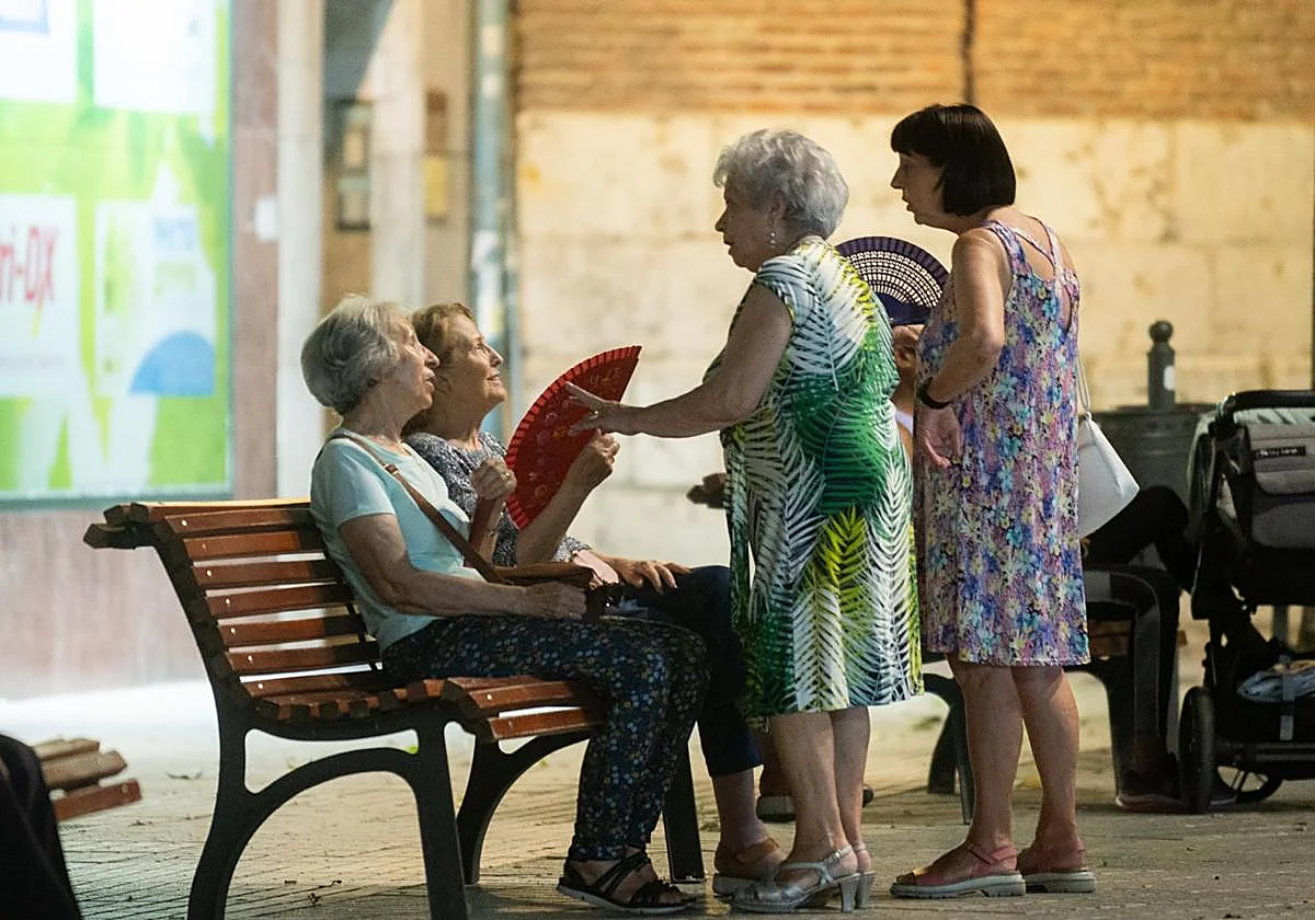 Las noches tropicales se adelantan con la llegada de una masa de aire cálido este fin de semana