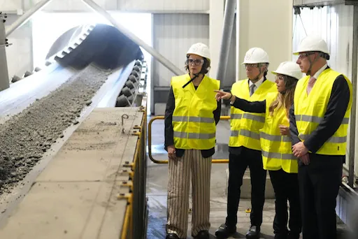 Petronor inaugura su planta de transformación de residuos en áridos para la construcción