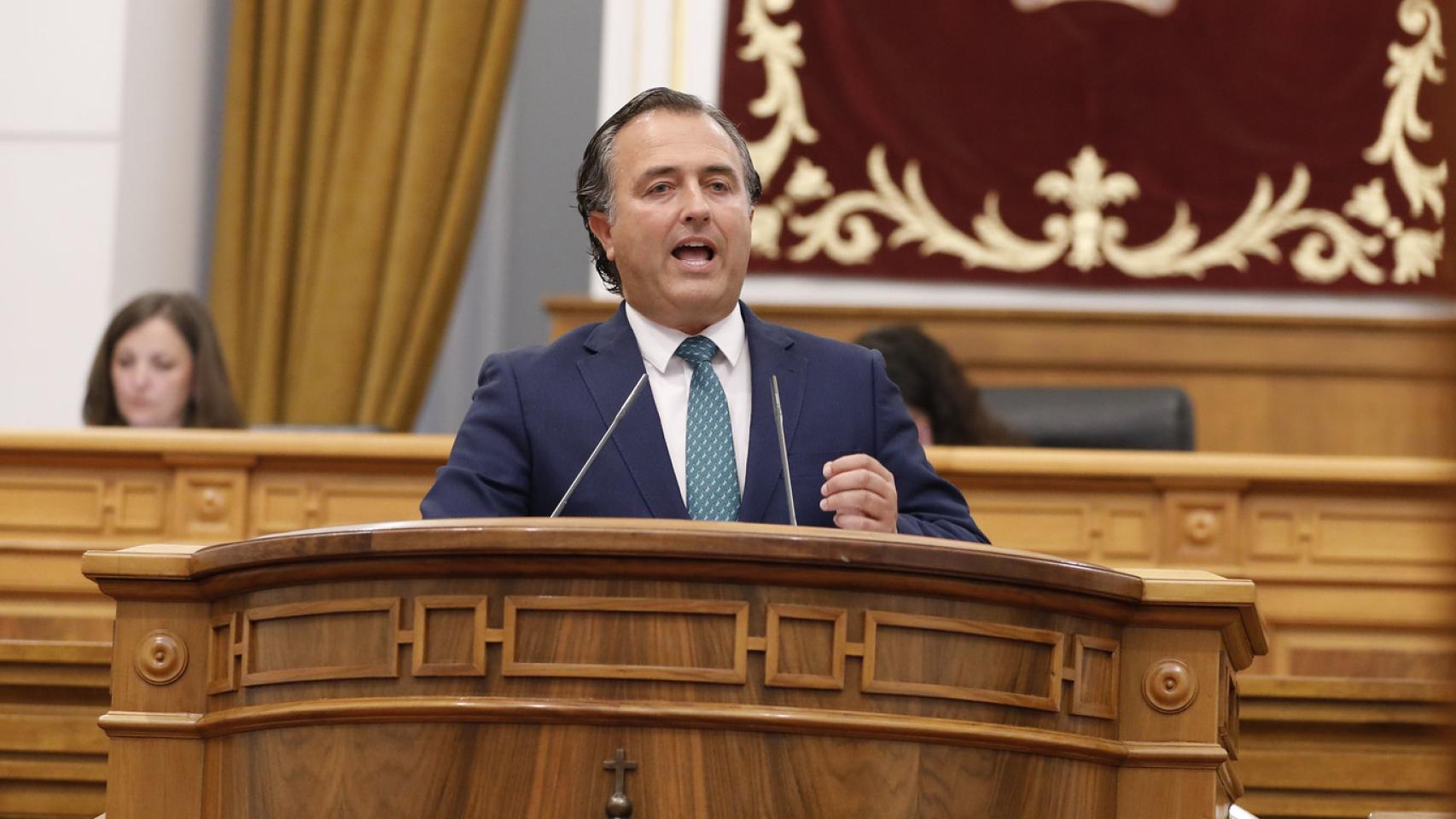 Las Cortes de Castilla-La Mancha dan la espalda a Vox y el PP rebate: "Prioridad nacional es echar a Sánchez y a Page"