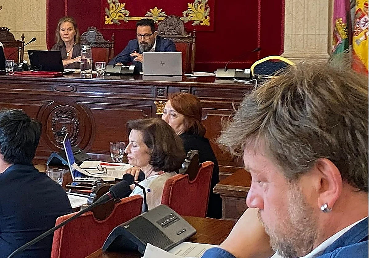 Los concejales del Ayuntamiento de Málaga se hacen apuestas cruzadas