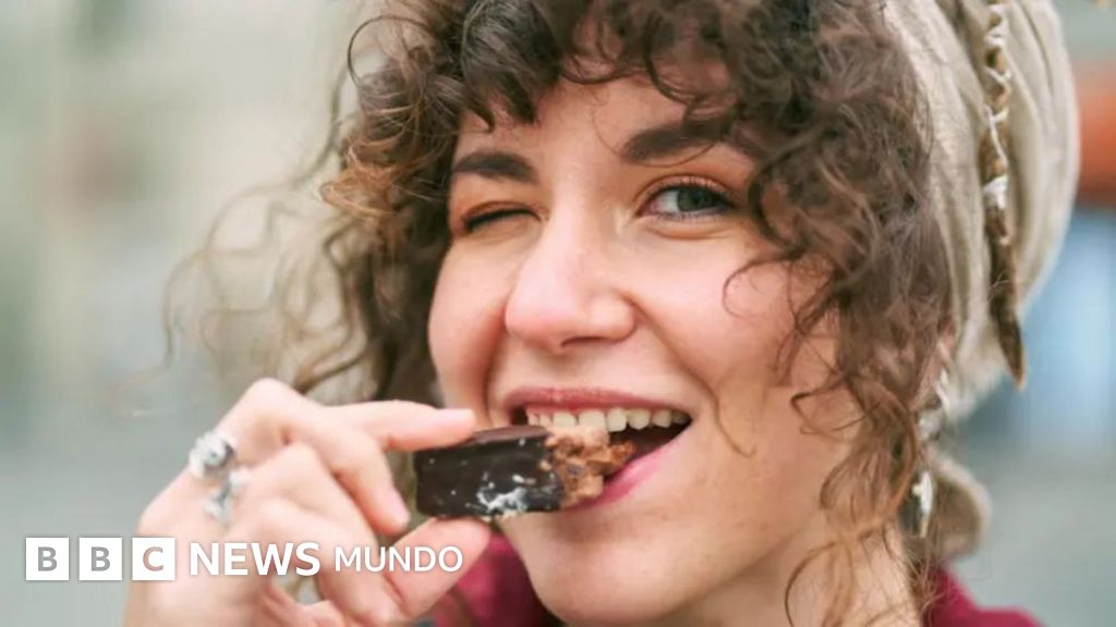 Los sorprendentes beneficios que tiene masticar bien los alimentos (además de para tu digestión)