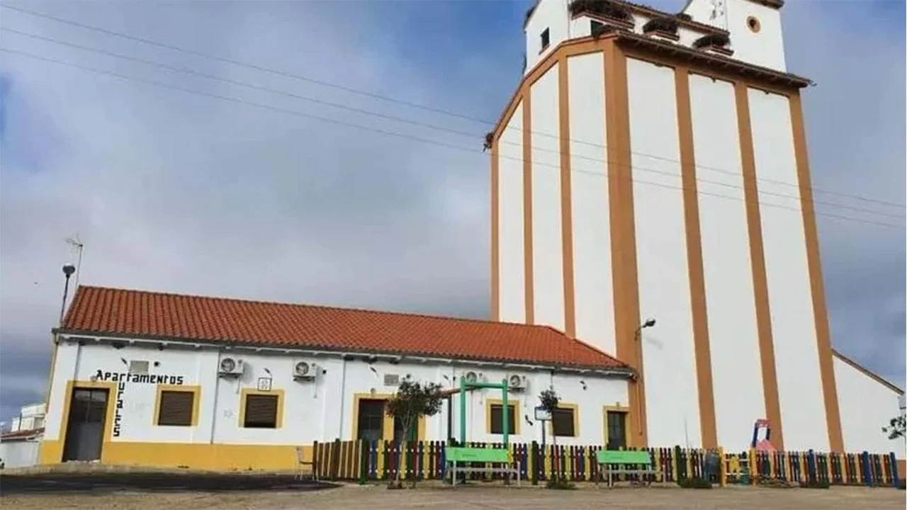 Extremadura convierte silos abandonados en baterías de arena: la energía que sobra también cuenta para el coche eléctrico