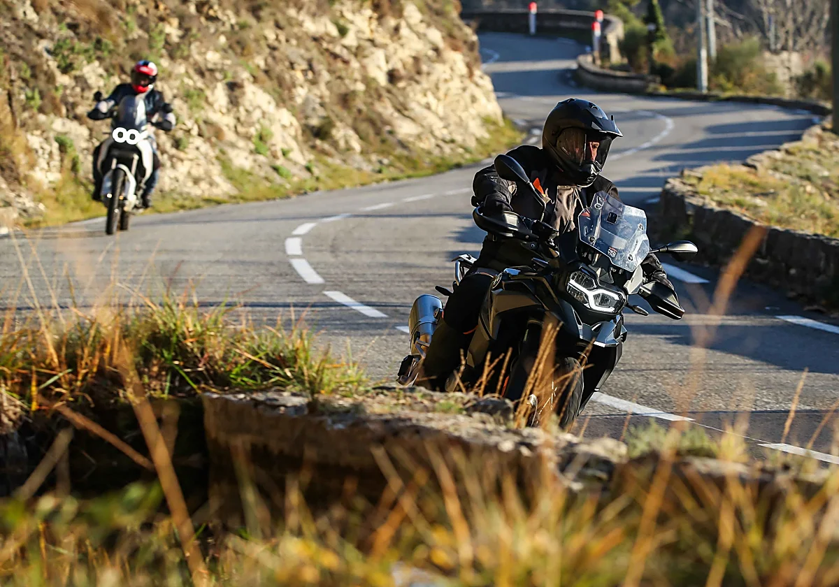Cómo distinguir un sistema airbag legal y seguro de moto
