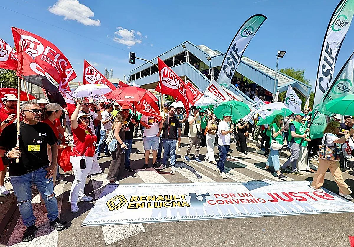 Los trabajadores de Renault paran las fábricas con una protesta masiva «por un convenio justo»