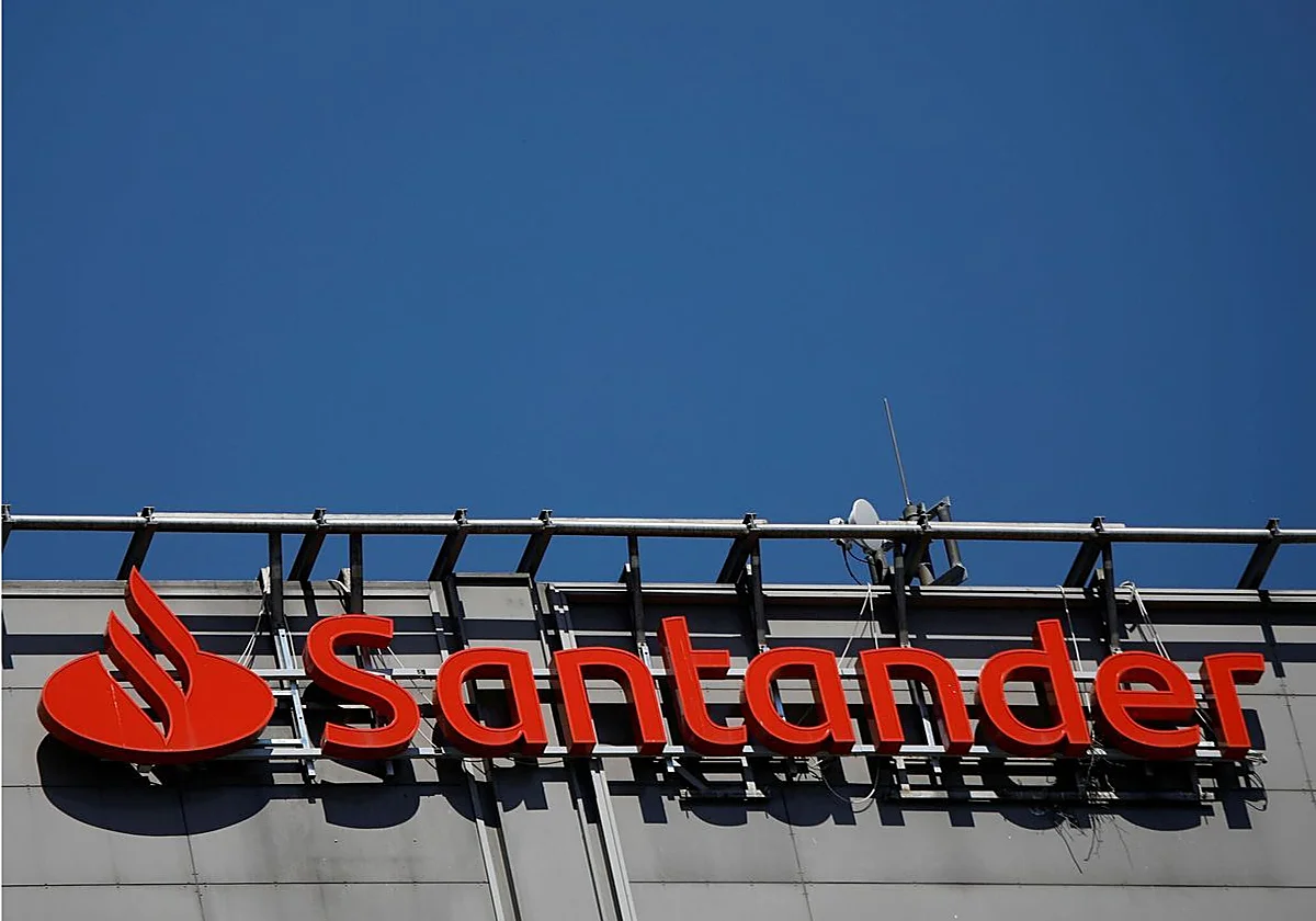 Dos senadores republicanos piden a la Casa Blanca investigar la compra de Webster por el Santander