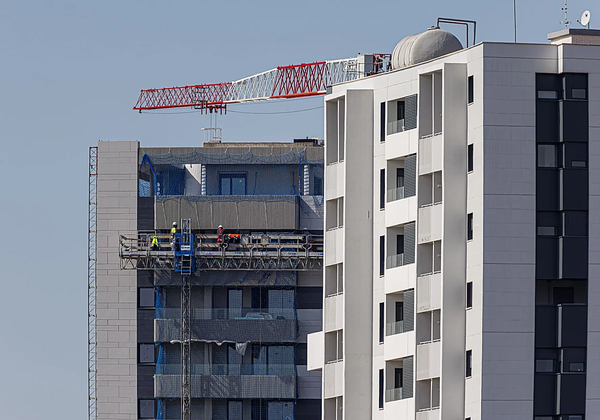 Tres años de la ley de vivienda: precios disparados, desplome de la oferta y boom del alquiler de temporada
