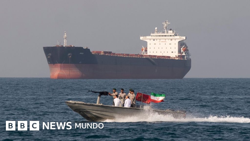 El desafío de Irán a EE.UU. al ampliar el área del estrecho de Ormuz que considera bajo su control militar