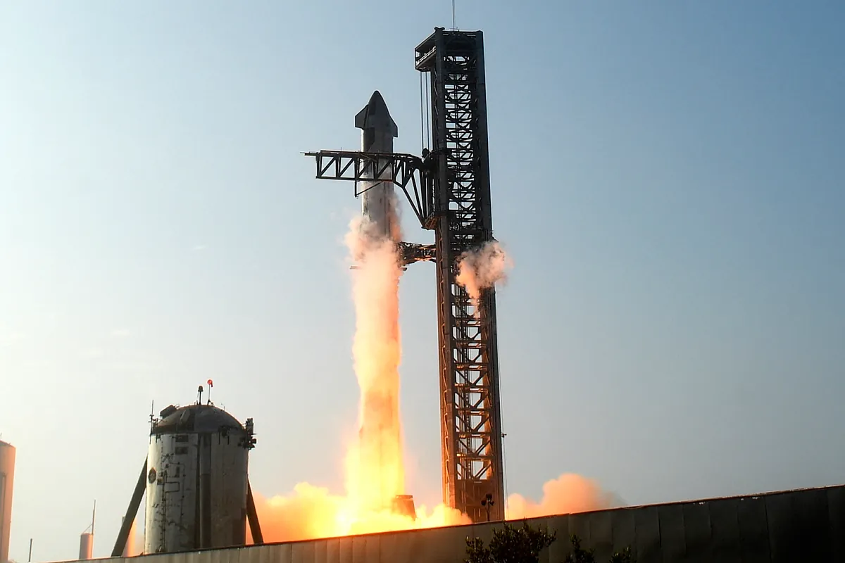 SpaceX lanza con éxito el Starship V3 tras un intento fallido