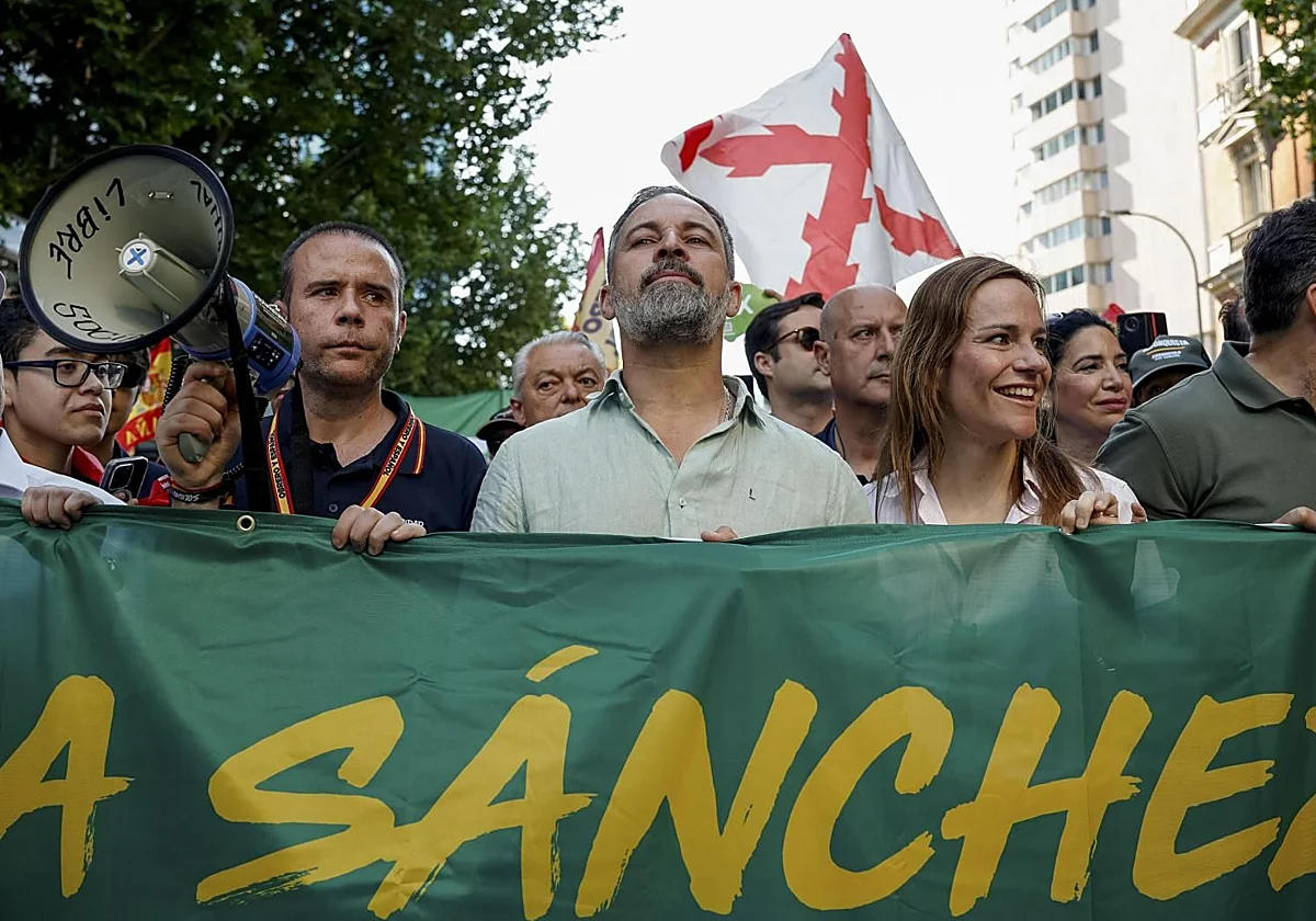 Vox pide prisión provisional para Zapatero y que declare como testigo Sánchez