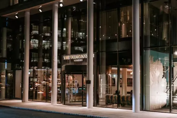 RIU se refuerza en Londres con la compra del hotel The Westminster