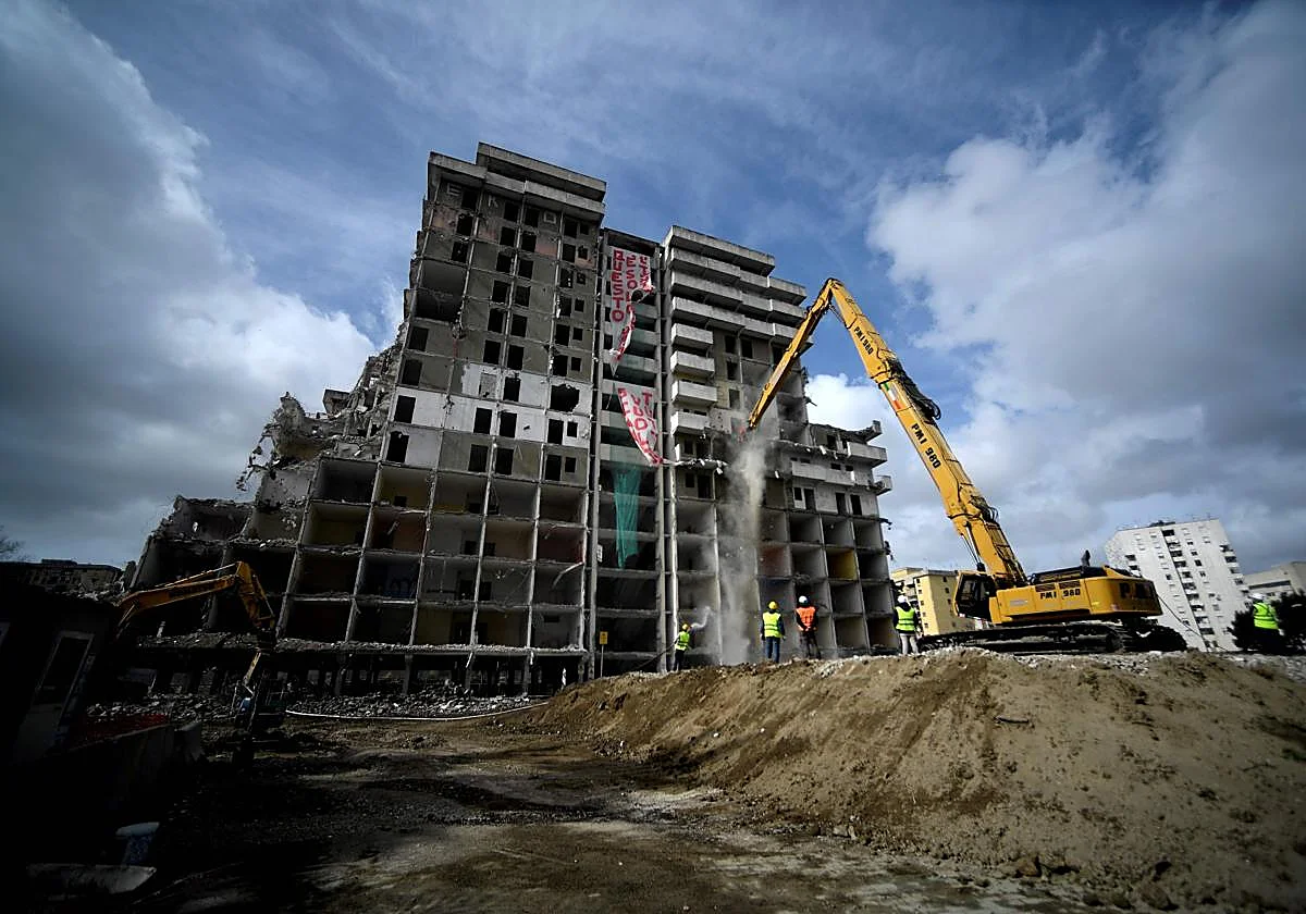 Adiós a Las Velas: Nápoles derriba las infraviviendas que simbolizaron el poder de la Camorra