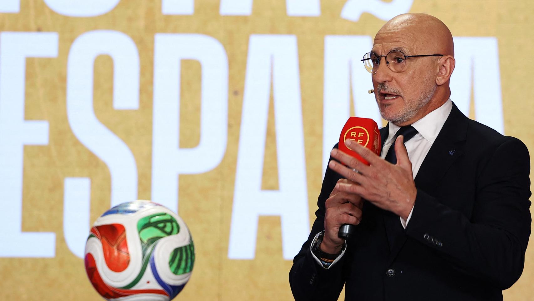 De la Fuente da la lista de 26 de España para el Mundial sin jugadores del Real Madrid y con los lesionados Lamine y Nico