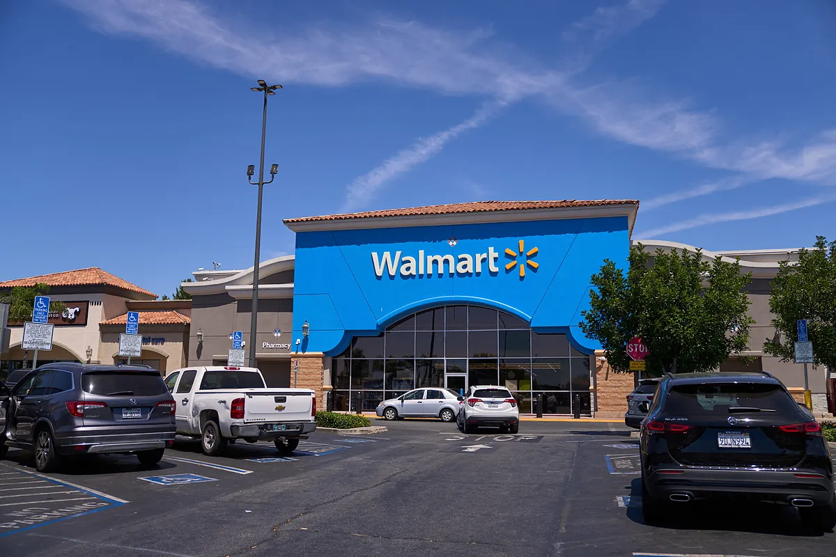 Los consumidores estadounidenses afrontan una caída del gasto a medida que se agotan las devoluciones de impuestos de Trump