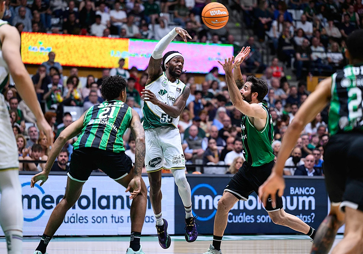 El Unicaja, en cuadro en busca de una remontada inédita
