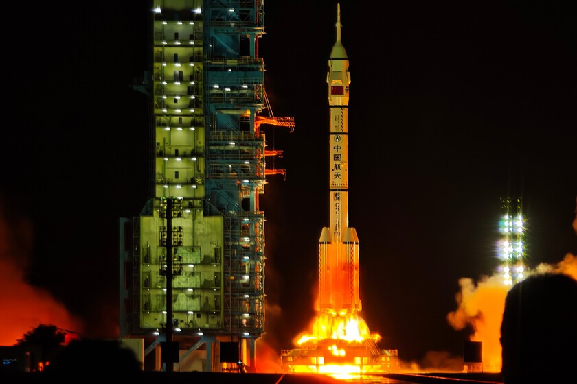 En su ambición espacial, China está a las puertas de dar un paso crítico: poner a un astronauta a "vivir" un año en órbita