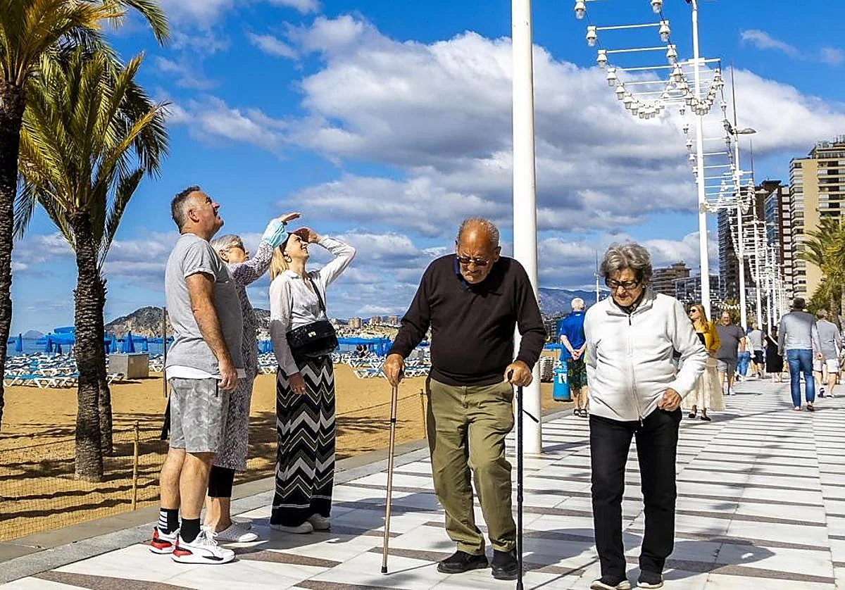 El Gobierno prorroga los viajes del Imserso: tarifa plana de 50 euros y plazas para mascotas