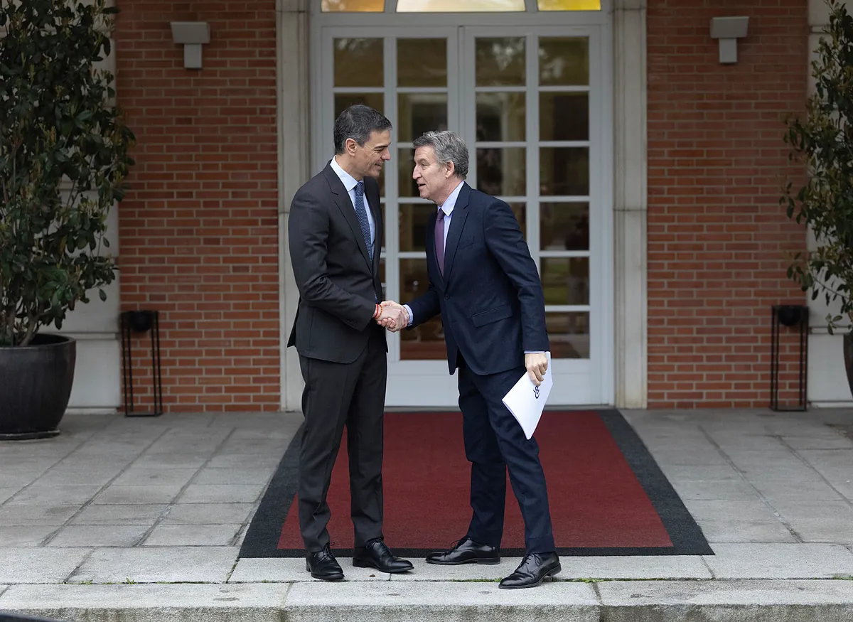 Los dos grandes riesgos que afronta la deuda de España, según Goldman Sachs