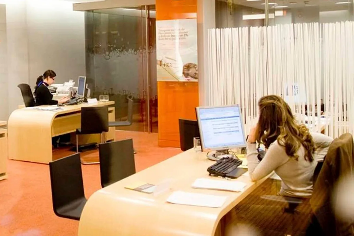 El empleo en banca y seguros crece más de un 6% y roza el medio millón de trabajadores
