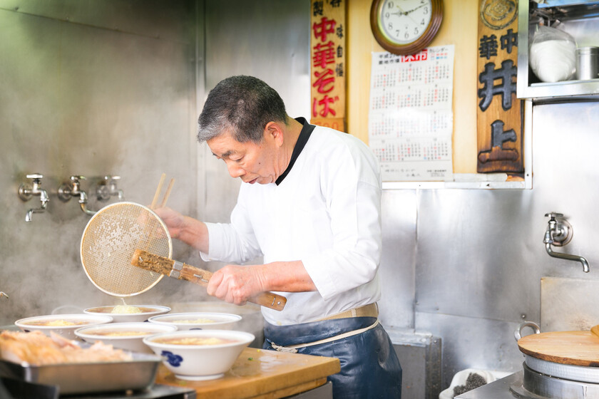 Japón está sufriendo un récord de quiebras de locales de ramen. Y en parte es fruto de la "barrera de los 1.000 yenes"