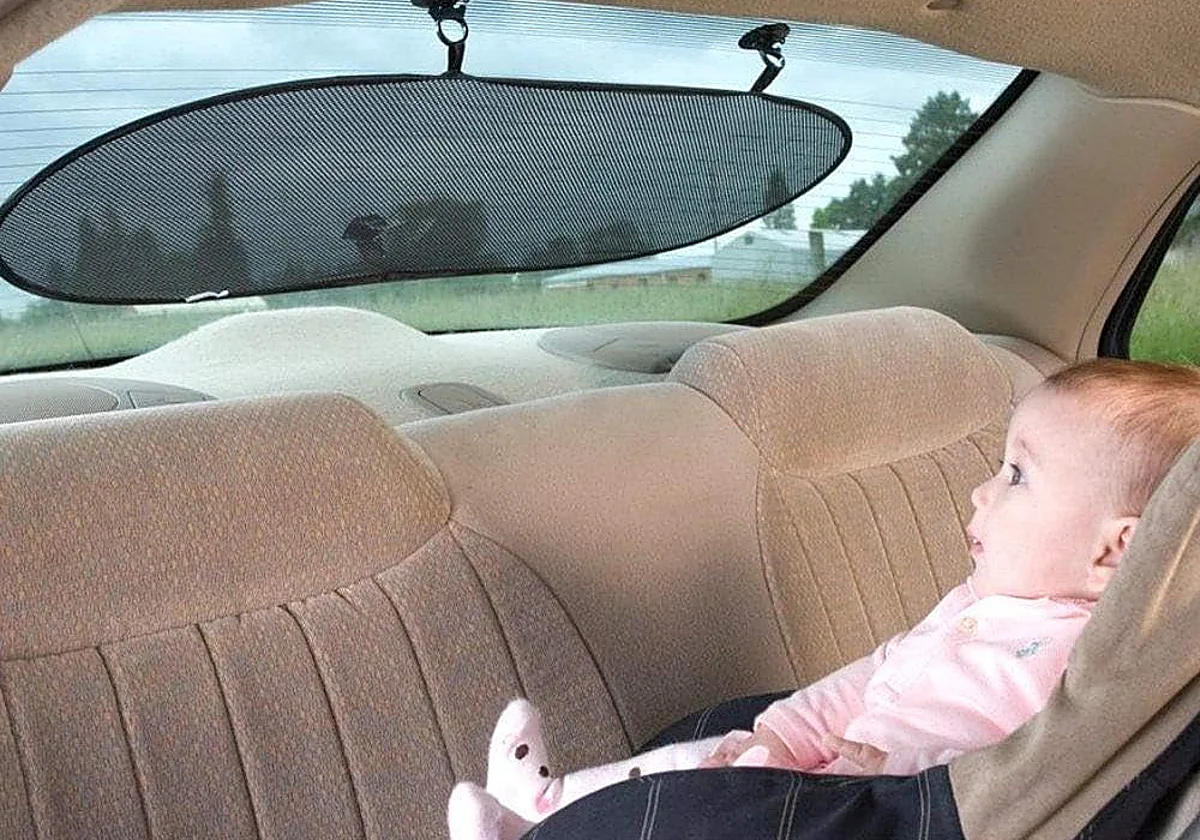 Estos parasoles para coche bloquean el sol y mantienen la tapicería intacta
