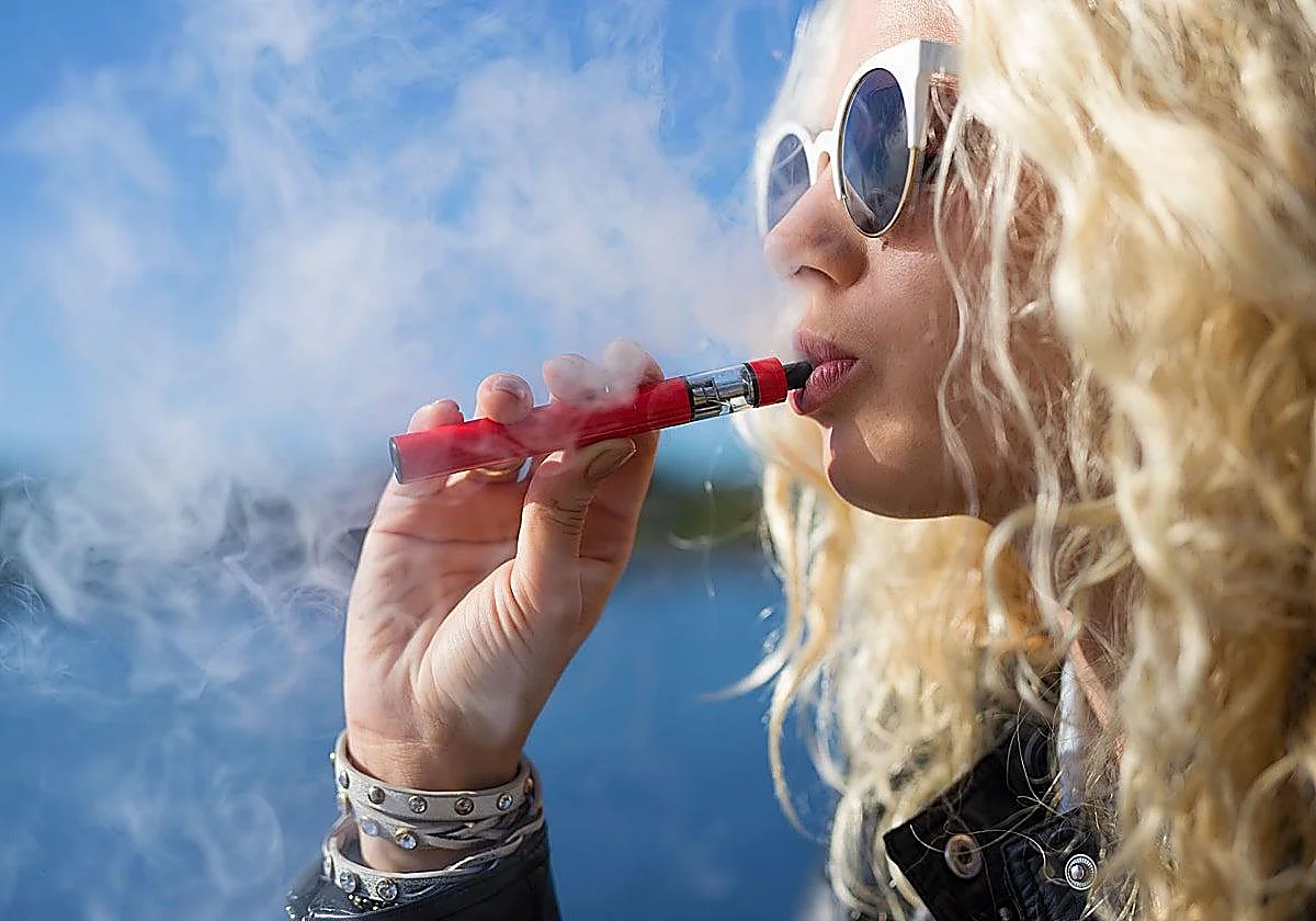 Spain's young smokers: the under-24s smoke twice as much as the rest of the population