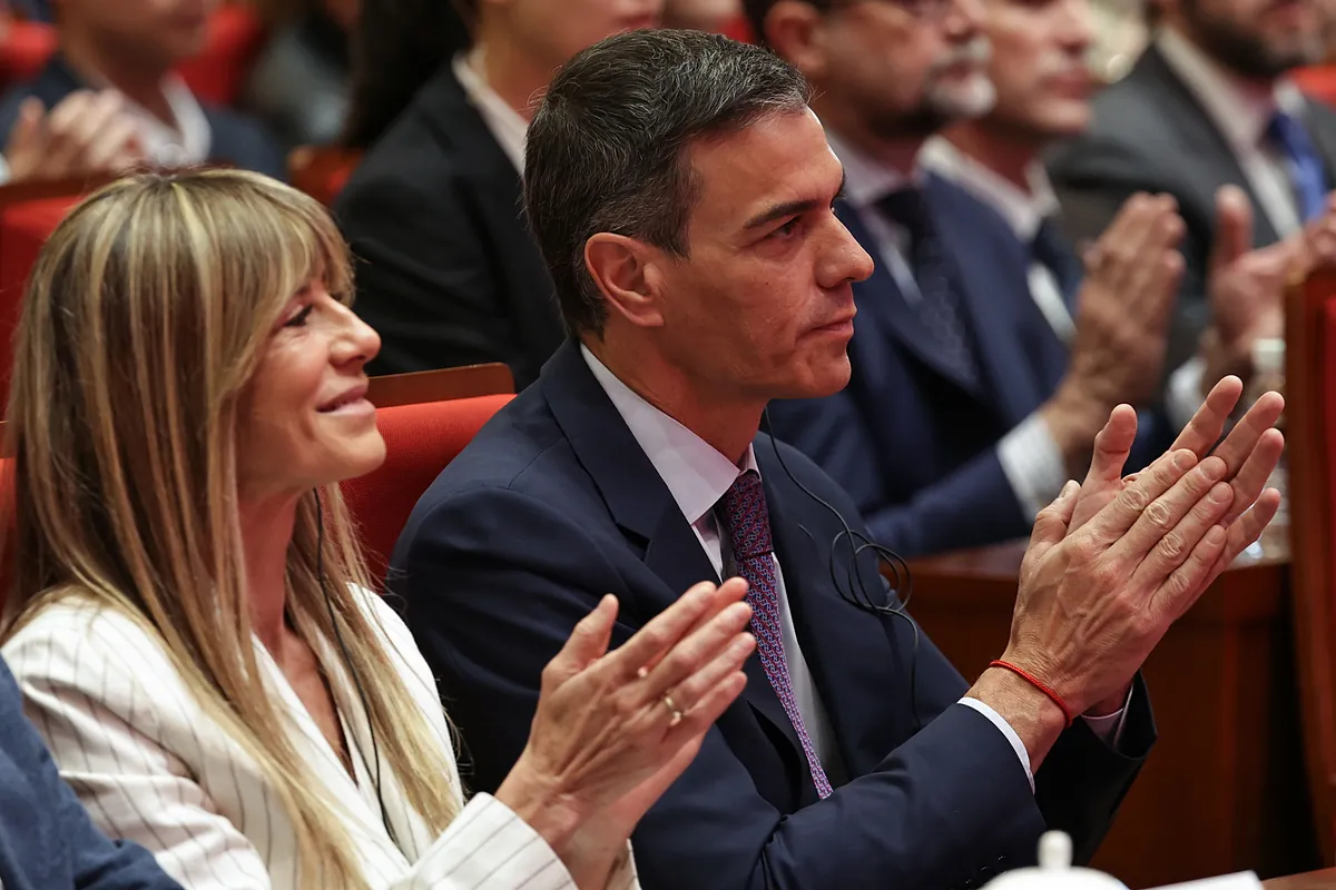 El juez Peinado declara acusada a Begoña Gómez y exige que asista a una audiencia preliminar el 9 de junio